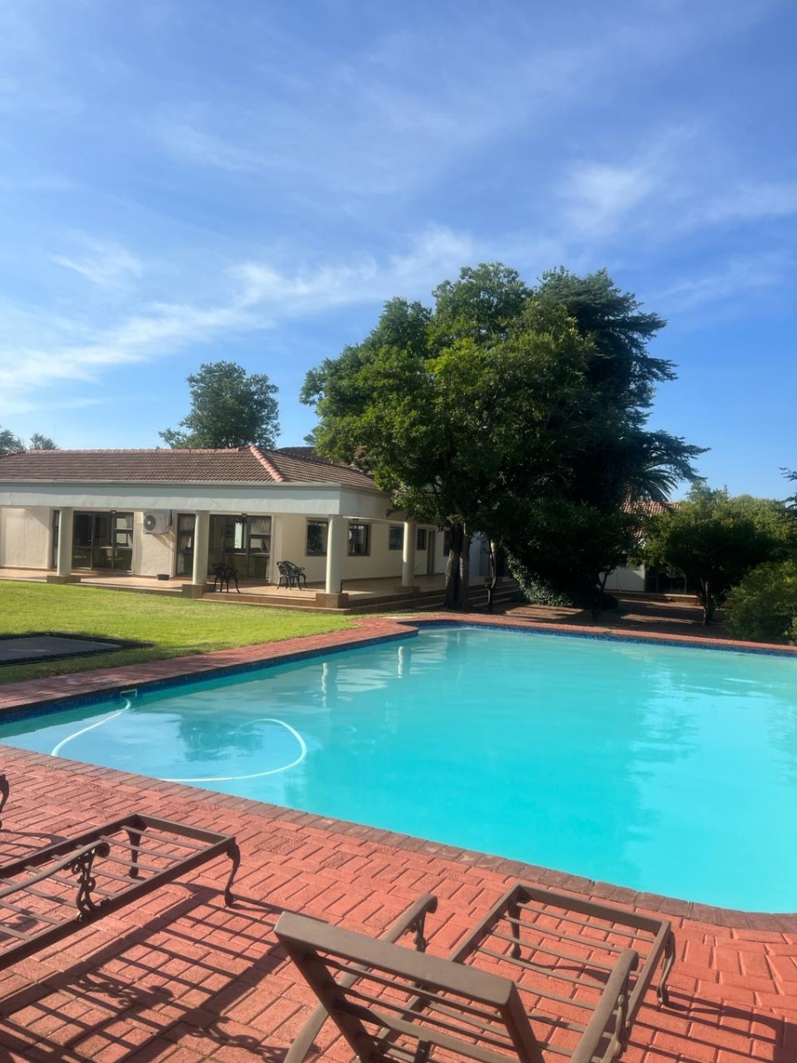 4 Bedroom Property for Sale in Wilkoppies North West